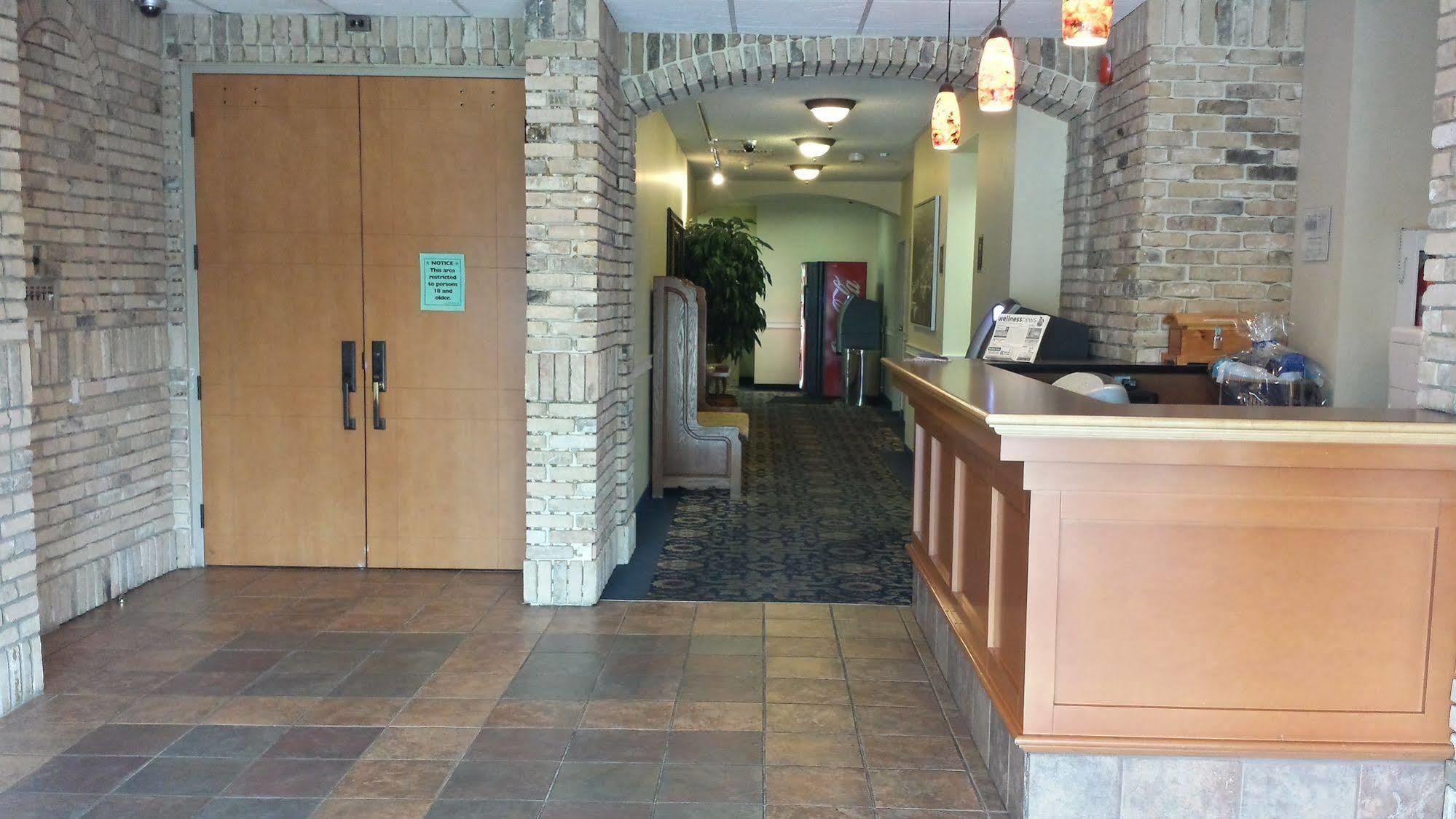 Park West Inn وينيبج المظهر الخارجي الصورة
