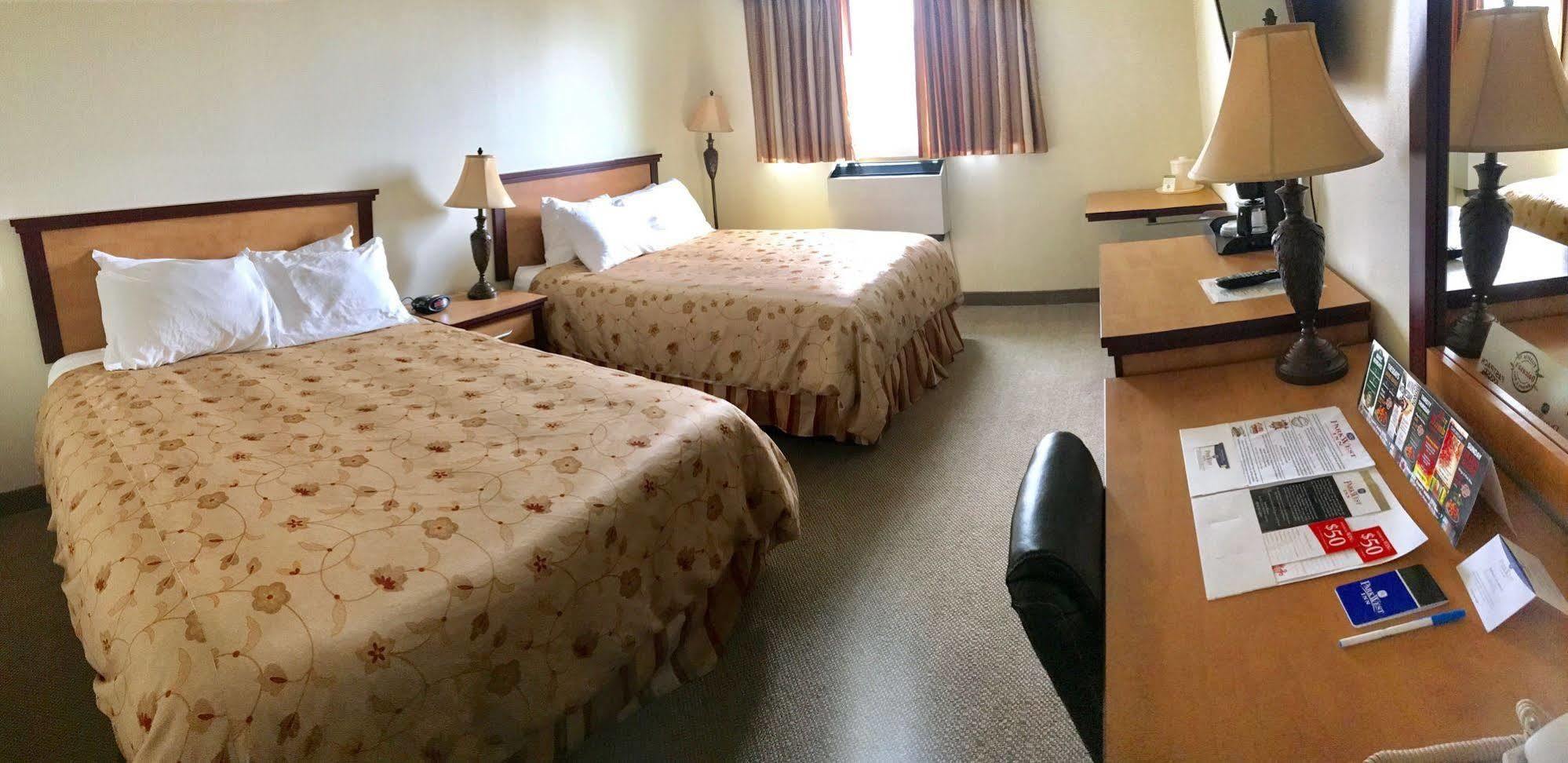 Park West Inn وينيبج المظهر الخارجي الصورة